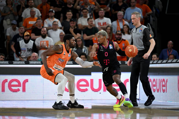 表现令许多 表现令许多