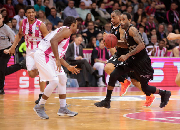 中看到他们 中看到他们